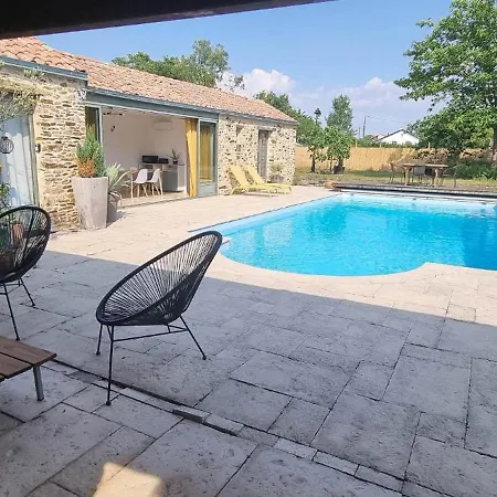 Longere Avec Piscine * Couëron