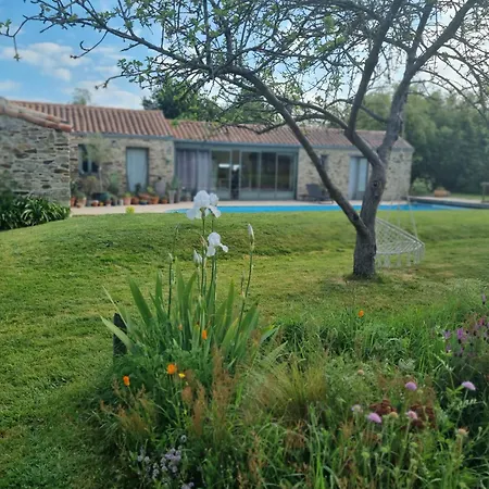 Longere Avec Piscine * Couëron